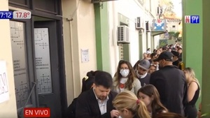 Largas filas y pocas dosis antiamarílicas en vacunatorio del Ministerio de Salud - Paraguaype.com