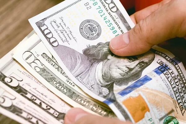 El dólar se dispara en Argentina y Brasil