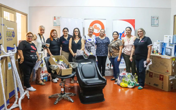 Mujeres asistidas por el MinMujer recibieron insumos para ejecutar sus microemprendimientos - .::Agencia IP::.