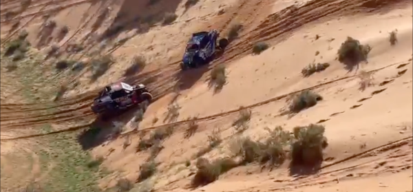 Insólito choque entre dos SxS en el inicio de la etapa 4 del Dakar