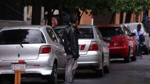 Sin cuidacoches aumentará delincuencia, advierten: "¿Qué va a comer esta gente?, va a salir a robar"