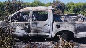 ENCUENTRAN UNA CAMIONETA TOTALMENTE INCINERADA EN CAP. MIRANDA - Itapúa Noticias