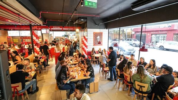 KFC inauguró su sexto local en Asunción - Empresariales - ABC Color