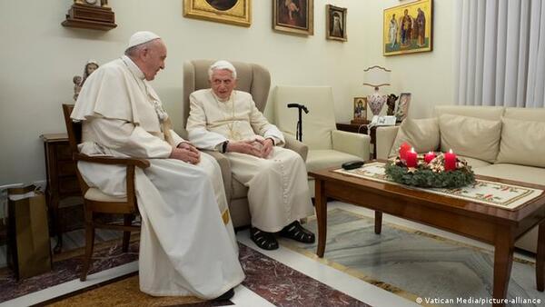 Francisco recordó a Benedicto XVI como «un gran maestro de catequesis» - El Trueno