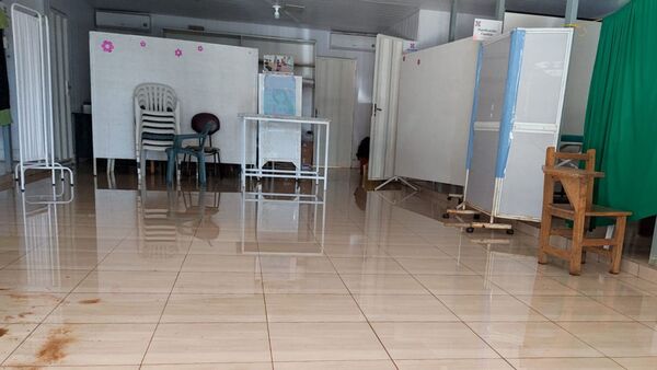 Intensa lluvia afectó varias dependencias del Hospital Modular de Villarrica - Megacadena — Últimas Noticias de Paraguay