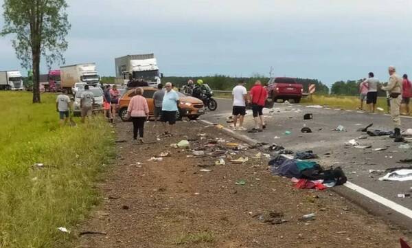 Tres paraguayos ñandereja en terrible choque rutero en Argentina