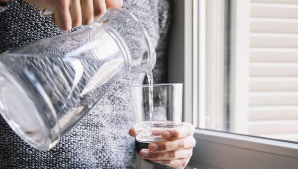 Diario HOY | Hay que tomar agua antes de tener sed, recuerdan