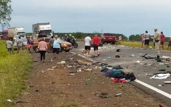 Tres paraguayos murieron en un accidente rutero en Corrientes – Prensa 5