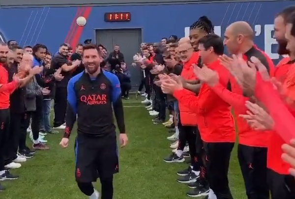 Hacen el pasillo de honor a Messi, con ausencia de Mbappé - La Prensa Futbolera