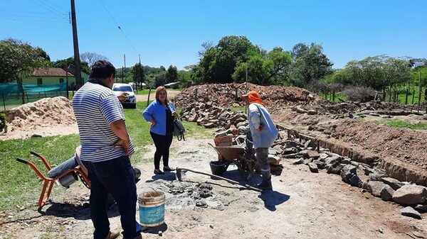 En Paraguarí, inician construcción y adecuación de unidades sanitarias Ñamyasãi: salud y familia - Nacionales - ABC Color