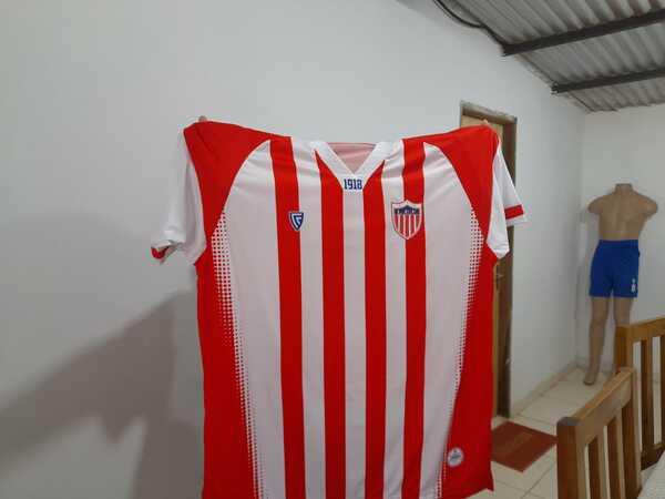 Gran expectativa hizo que se agotaran las camisetas de la Selección Encarnacena