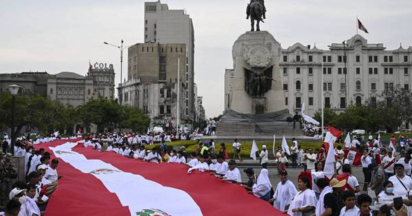 La Nación / Perú: reanudan protestas para exigir nuevas elecciones