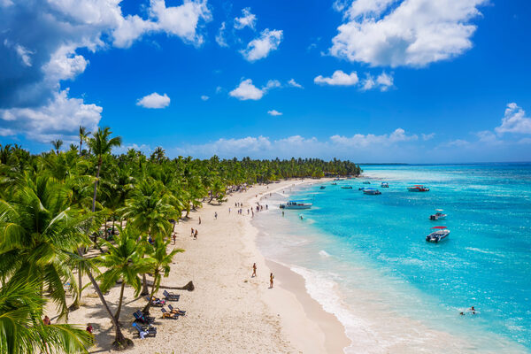 La isla dominicana de Saona ya funciona al 100 % con energía renovable - MarketData