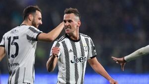 Milik alarga la escalada de Juventus