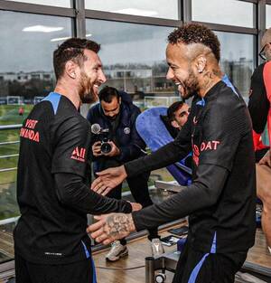 [VIDEO] Francia: La particular bienvenida que Neymar le dio a su amigo Leo Messi
