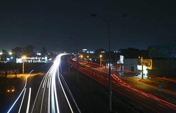 De nuevo iluminarán el tramo Roque Alonso -Limpio, pero con cableado aéreo - Economía - ABC Color