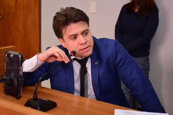 Pide adquirir grúa para remover rápidamente vehículos en infracción » San Lorenzo PY