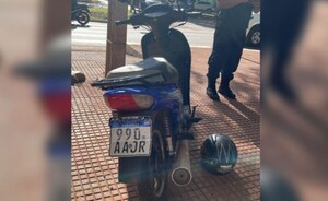 Robamotos fue tenido en una escuela tras persecución