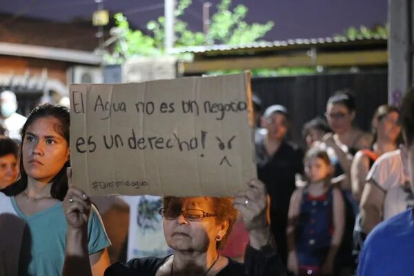 En Luque, usuarios de aguateras privadas siguen reclamando agua - Nacionales - ABC Color