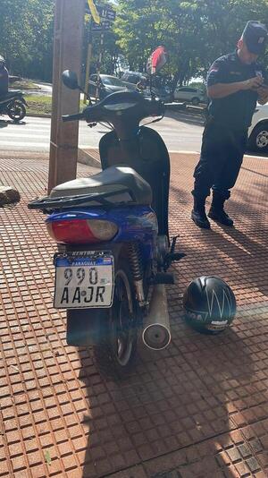 Tras persecución, atrapan a presunto delincuente y recuperan moto robada - La Clave