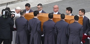 Funeral de Benedicto XVI: más de 100.000 fieles coparon el Vaticano - ADN Digital