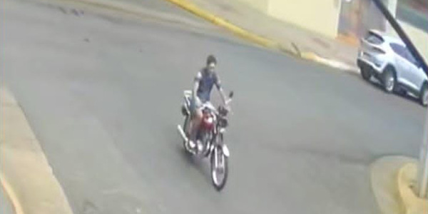POR UN VIDEO IDENTIFICAN A PRESUNTO LADRÓN DE MOTOS - Itapúa Noticias