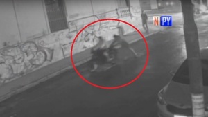 Mujer denuncia el robo de su moto en el microcentro de Asunción - Noticias Paraguay