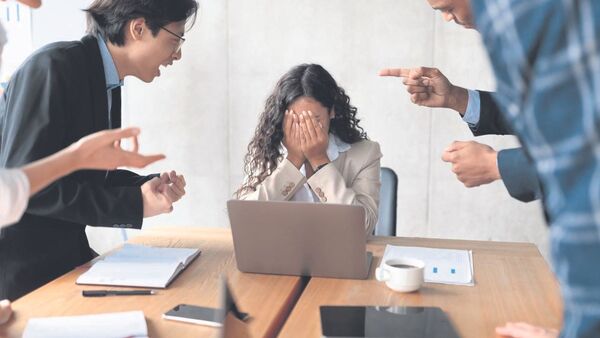 Acoso laboral: Sanciones para empresas y emplea | Columnas | 5Días