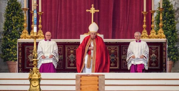 Gran multitud despide a Papa emérito | Radio Regional 660 AM