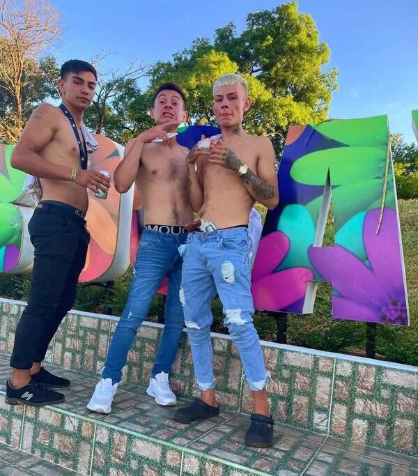 Detuvieron a jóvenes que realizaron disparos al aire en una plaza pública - Policiales - ABC Color