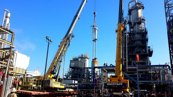 El petróleo de Texas cae con fuerza: baja un 5,3% y cierra en 72,84 dólares el barril - Revista PLUS