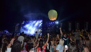 Pilar se alista para su icónica Fiesta Hawaiana