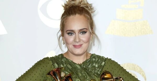 Adele preocupa por problemas para caminar