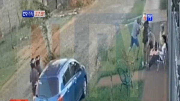 Motochorrros encañonaron a abuelo con bebé en brazos - Paraguaype.com