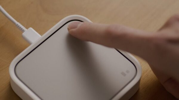 Samsung presenta un cargador de teléfono que controla el hogar inteligente - Revista PLUS