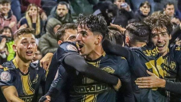 Le hizo un hat-trick a Barcelona y su cotización se disparó