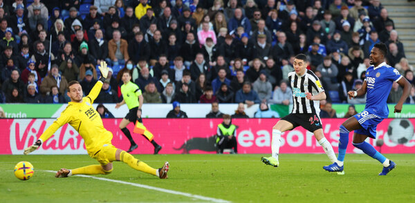 Un gol de Miguel Almirón, candidato a llevarse el premio del mejor del mes en la Premier League