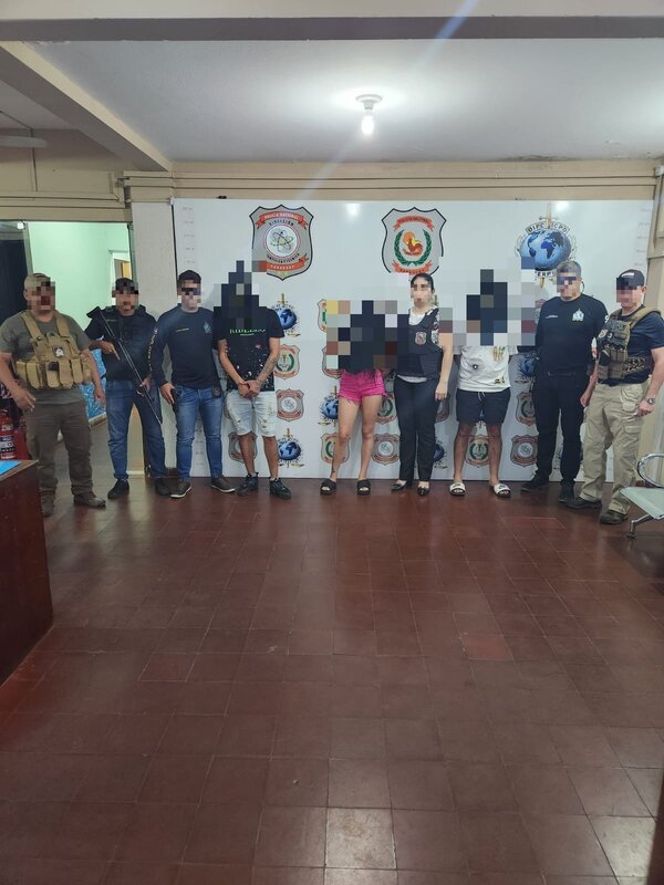 Presuntos narcos argentinos fueron detenidos con niños en Paraguay | 1000 Noticias