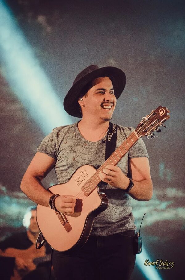 Roscer Díaz presenta su versión de “6 de enero” - Música - ABC Color