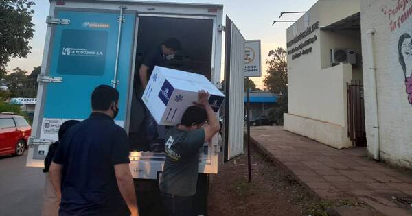 La Nación / A falta de vacunas contra la fiebre amarilla en CDE, paraguayos se inmunizan en Foz
