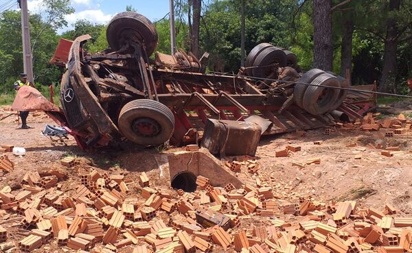 Accidentes en Pedrozo seguirán ocurriendo debido a vehículos en mal estado, según bombero - Megacadena — Últimas Noticias de Paraguay