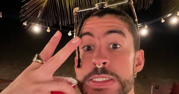 La Nación / Bad Bunny puede ser acusado de violencia de género tras arrojar celular de fanática