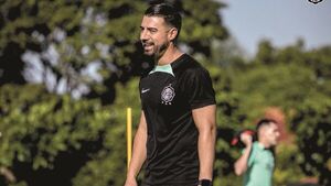 Juan Espínola sella vínculo por un año con Olimpia