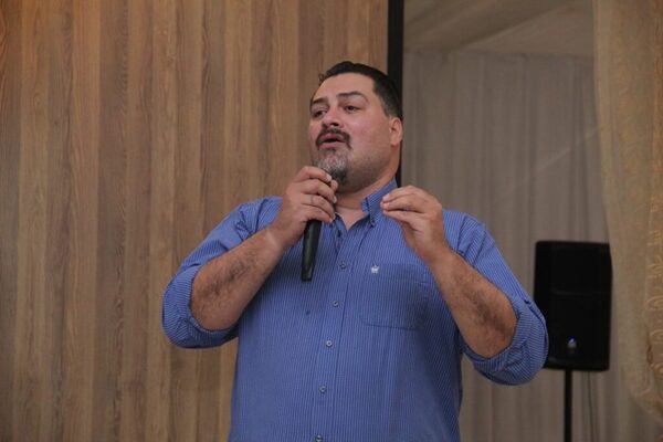 Excandidato a gobernador de Alto Paraná abandona la Concertación y "firma" con Euclides Acevedo - Informatepy.com
