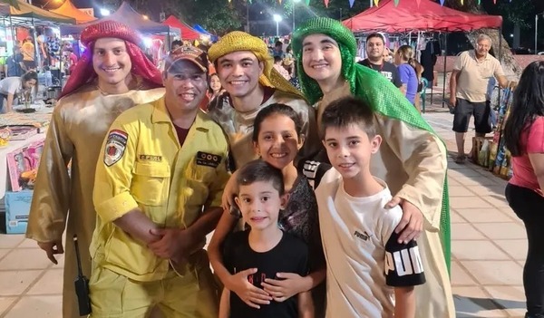 ¡La magia de los Reyes Magos llegó a Lambaré gracias a los bomberos! - trece
