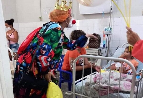 Dr. Payasonrisa inicia el 2023 llevando sonrisas a los hospitales del Paraguay