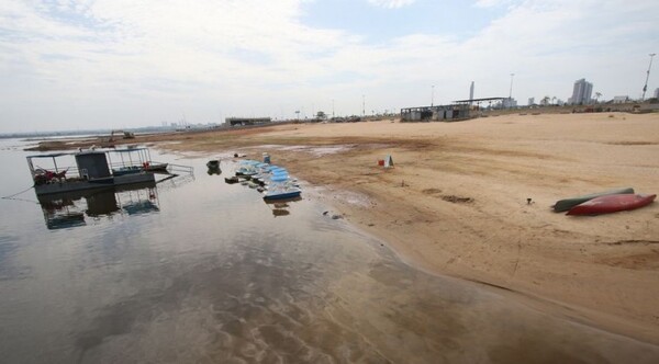 Diario HOY | Río Paraguay está a 50 cm de romper el récord histórico registrado en 2021