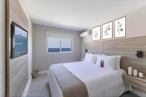 Hotel con decoración hecha de materiales reciclados enamora a visitantes