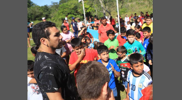 [GALERÍA] Salvador Cabañas fue el "lorreye" de los más peques