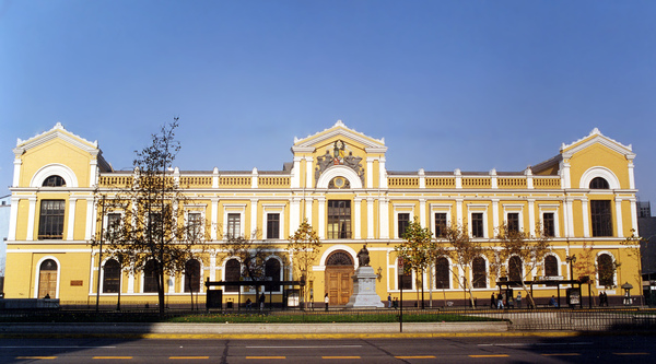 Repudio a la Universidad de Chile por aprobación de tesis que hacen apología a la pedofilia.